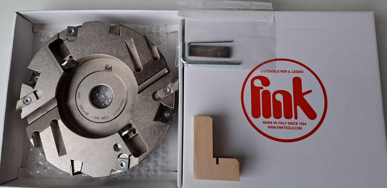 Freza profesională FINK cod.5/67.pentru tocurile de uși,alezaj(gaura pentru ax)35mm. 1 Freza profesională FINK cod.5/67.pentru tocurile de uși,alezaj(gaura pentru ax)35mm.