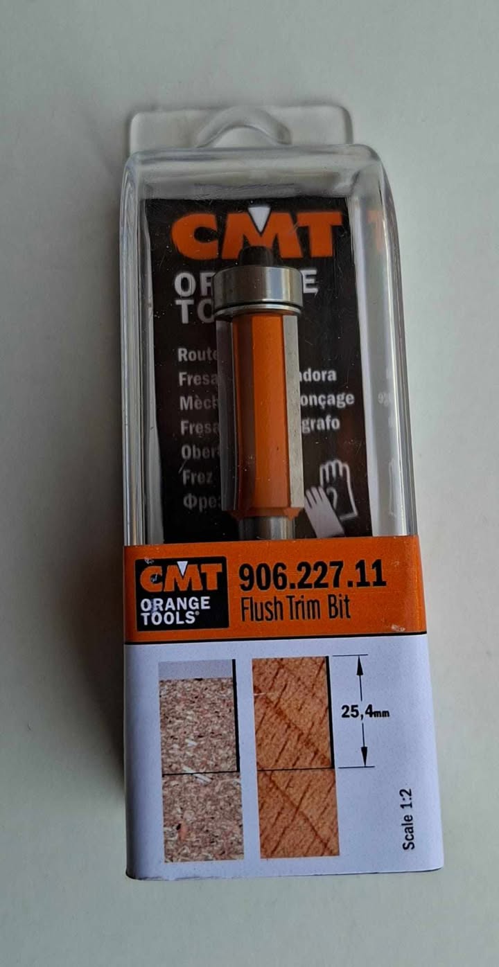 Freza CMTpentru conturat,coada de 8mm.cod.906.227.11 1 Freza CMTpentru conturat,coada de 8mm.cod.906.227.11