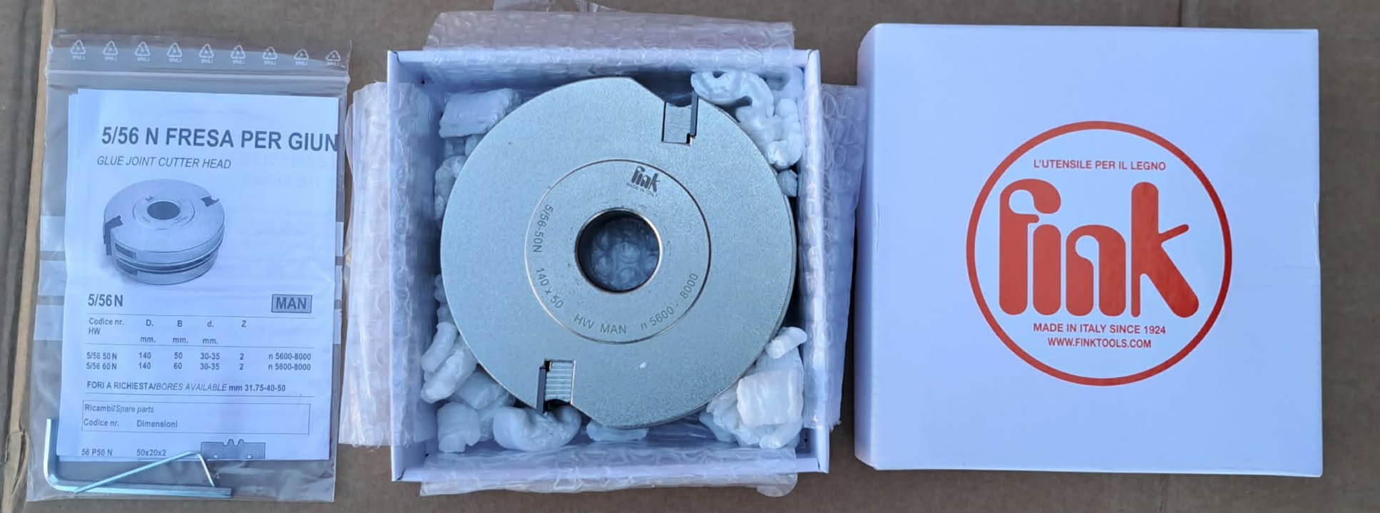 Freza profesională FINK 5/56 50 N pentru înbinat(frezat) panori în dinți.alezaj(gaura pentru ax)=30mm. 1 Freza profesională FINK 5/56 50 N pentru înbinat(frezat) panori în dinți.alezaj(gaura pentru ax)=30mm.